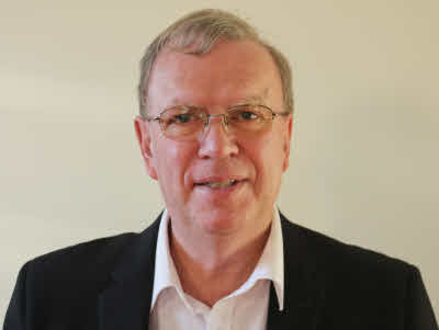 Head and shoulders picture of Stephen